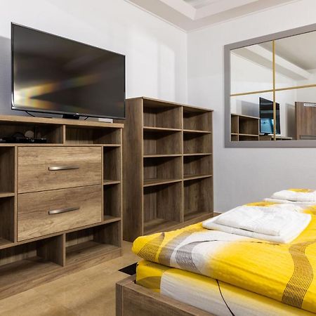 Hotel Napfeny Panzio Es Rendezvenyhaz Kecskemét Exterior foto