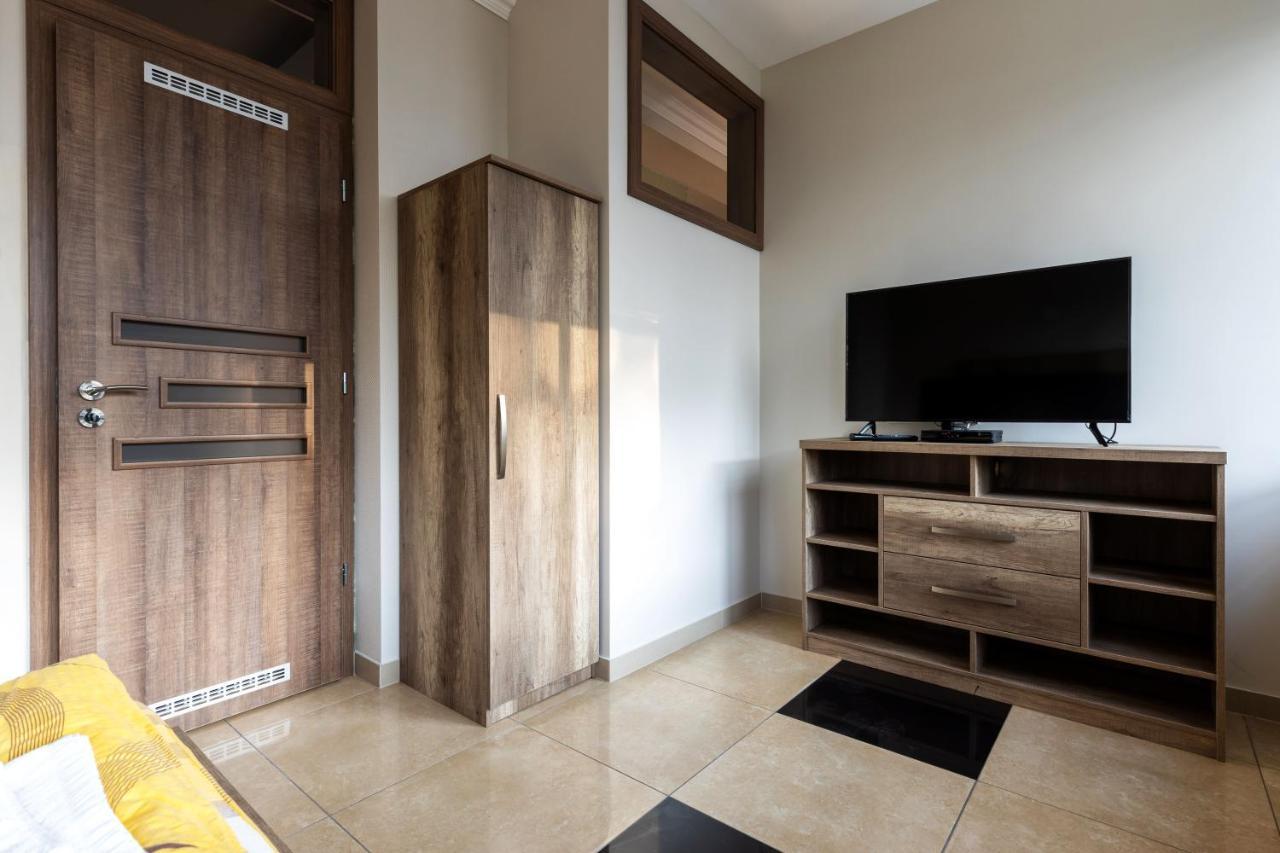Hotel Napfeny Panzio Es Rendezvenyhaz Kecskemét Exterior foto