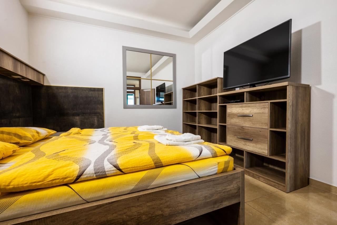 Hotel Napfeny Panzio Es Rendezvenyhaz Kecskemét Exterior foto
