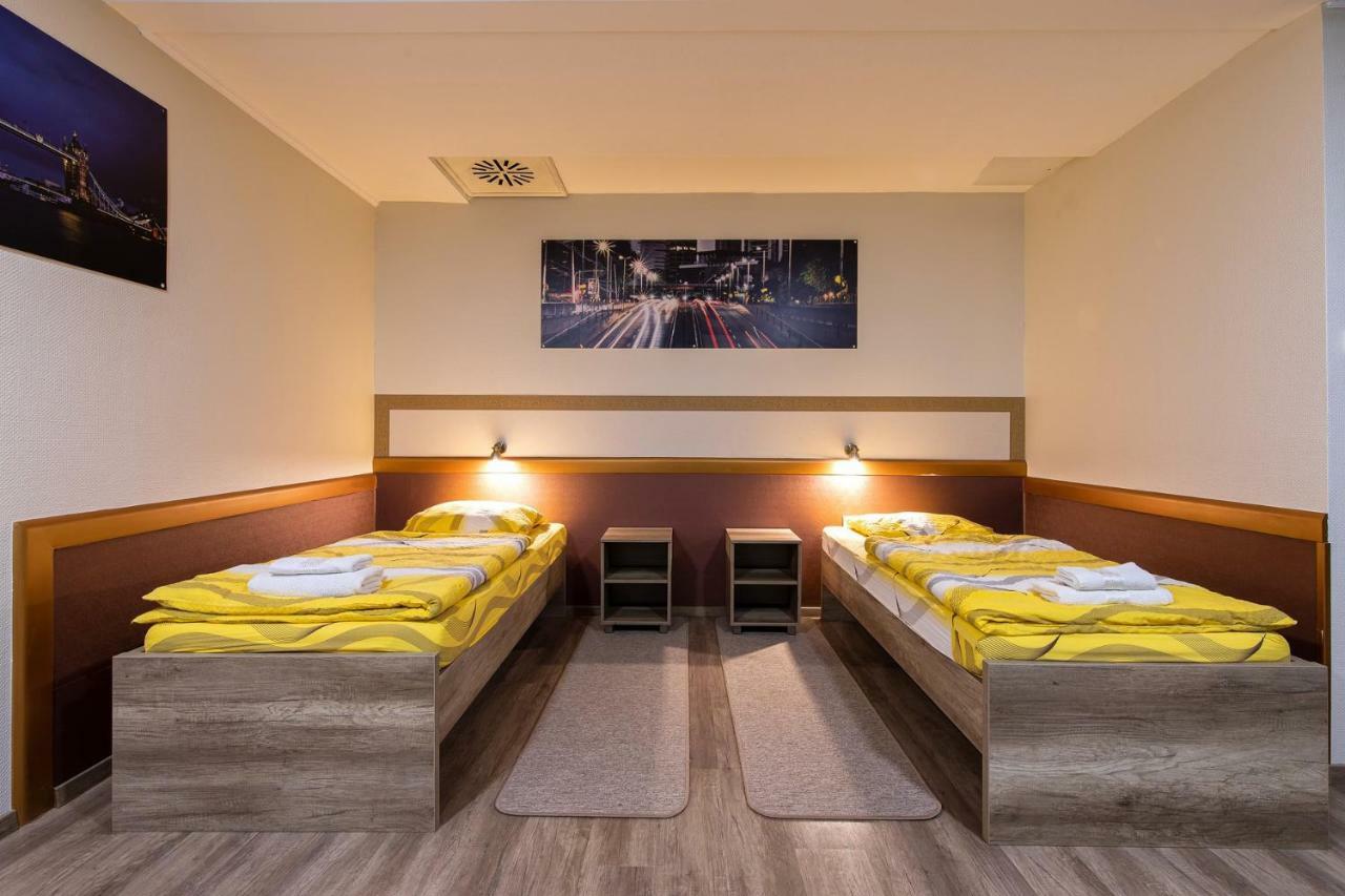Hotel Napfeny Panzio Es Rendezvenyhaz Kecskemét Exterior foto