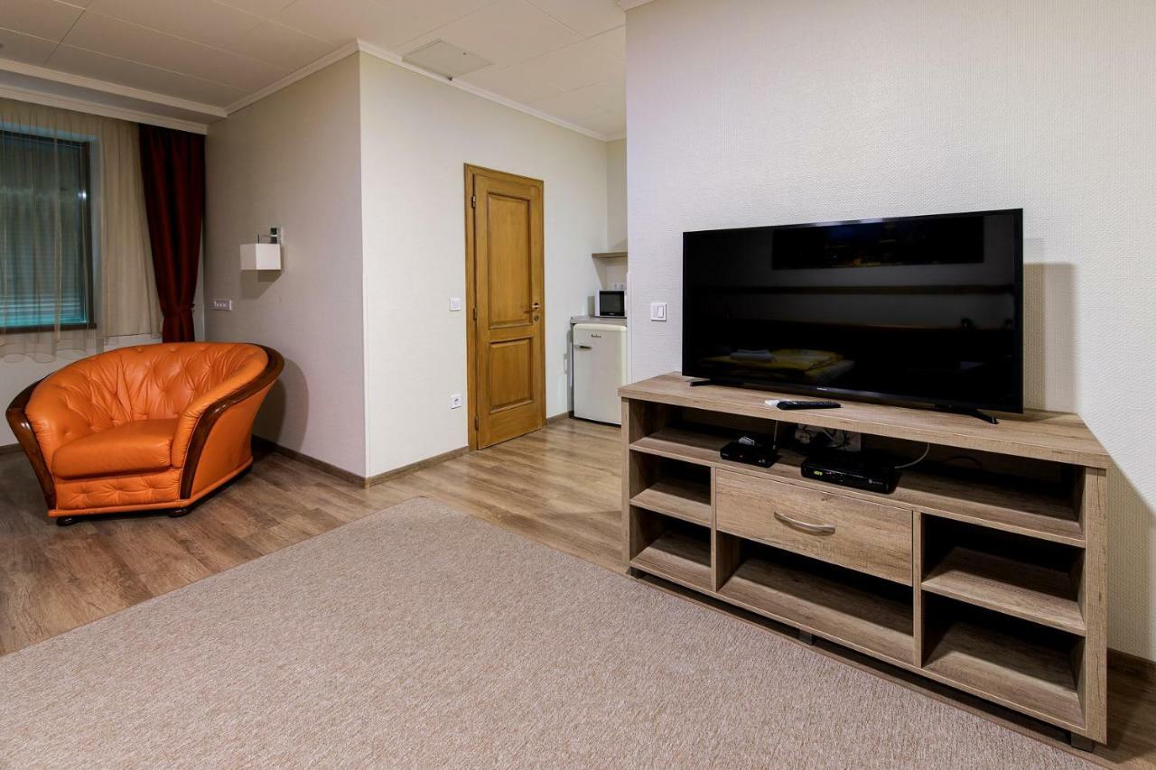 Hotel Napfeny Panzio Es Rendezvenyhaz Kecskemét Exterior foto