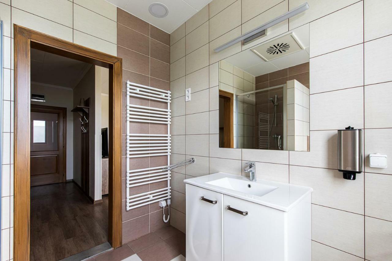 Hotel Napfeny Panzio Es Rendezvenyhaz Kecskemét Exterior foto