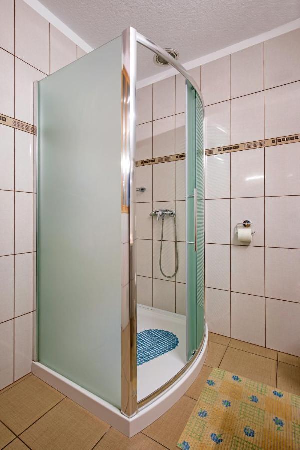 Hotel Napfeny Panzio Es Rendezvenyhaz Kecskemét Exterior foto